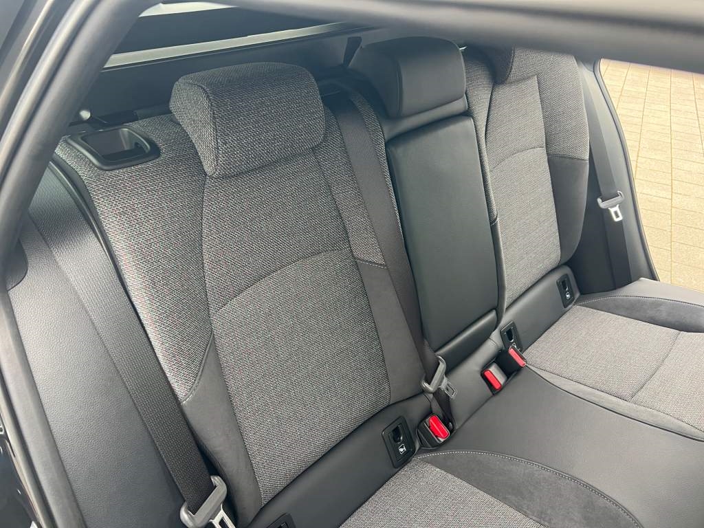 Foto 1 - Corolla Touring Sports 2,0 l Hybrid TS, Teamplayer, black mica / ink (schwarz)